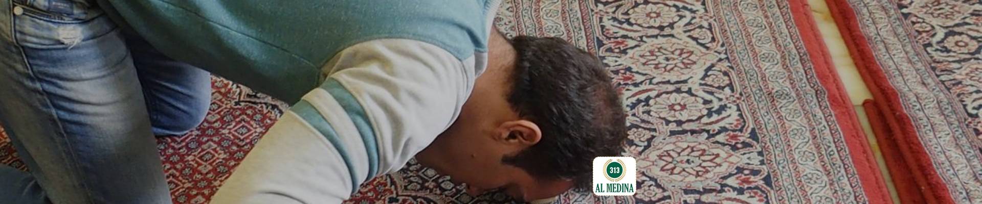 What does a mark on the forehead from Sajdah mean?