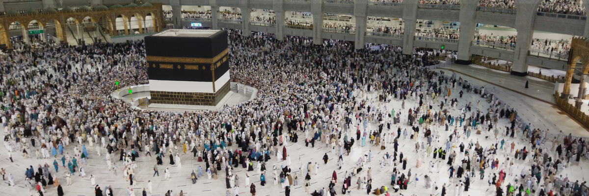 Is group talbiya during hajj/umrah wrong as it distracts others?