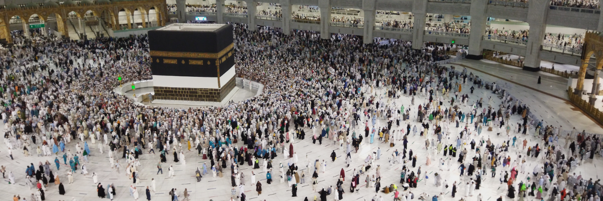 Can women travel to Hajj without a mahram in the shafi'i madhab? 